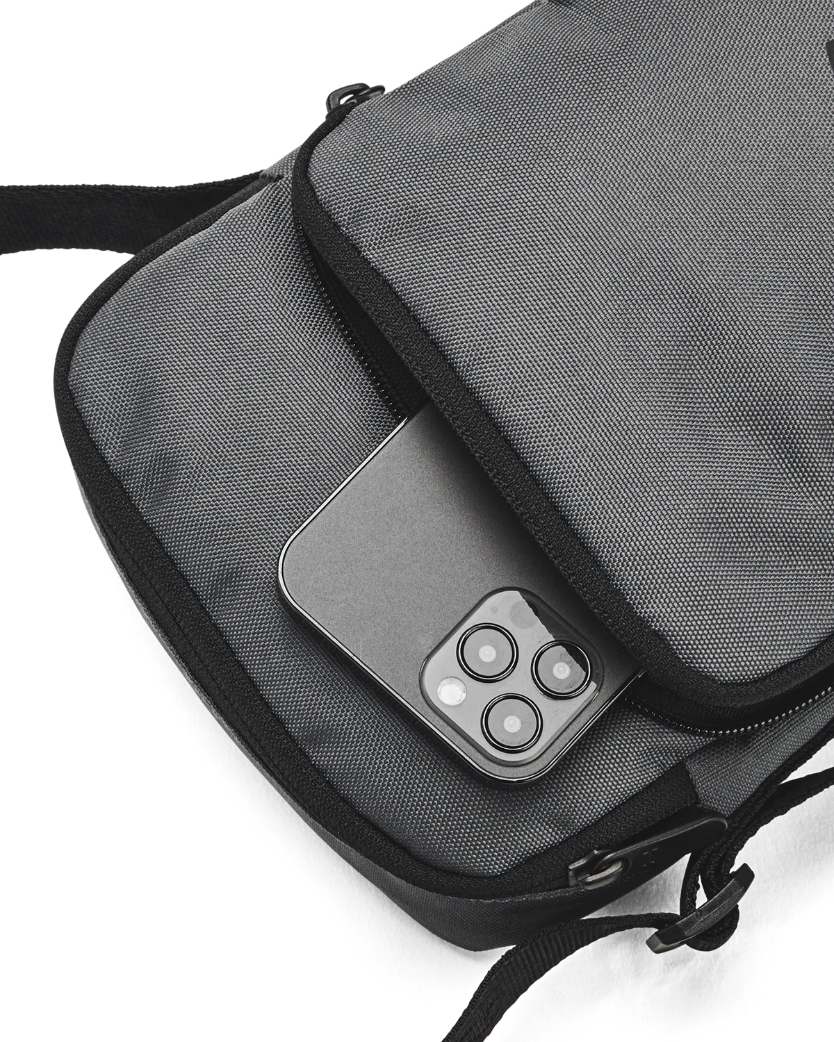 UA Essential Lite Crossbody - Image 4