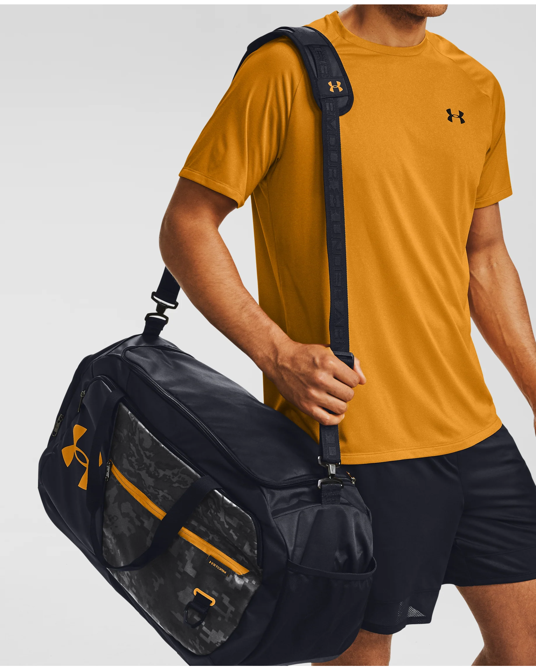 UA Undeniable Duffle 4.0 Medium Duffle Bag - Image 3